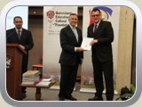 Mr. David Forde receives the QIS Building Bridges Award for 2011